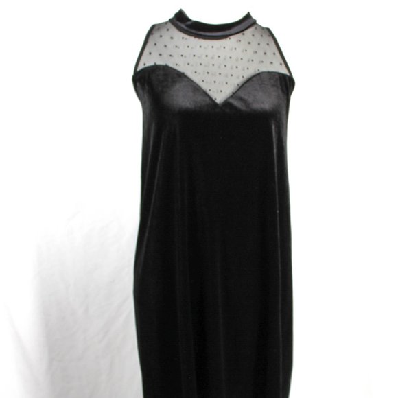 Retro Inspired Black Velveteen and Mesh Heart A Line Plus Size Dress - Picture 4 of 8